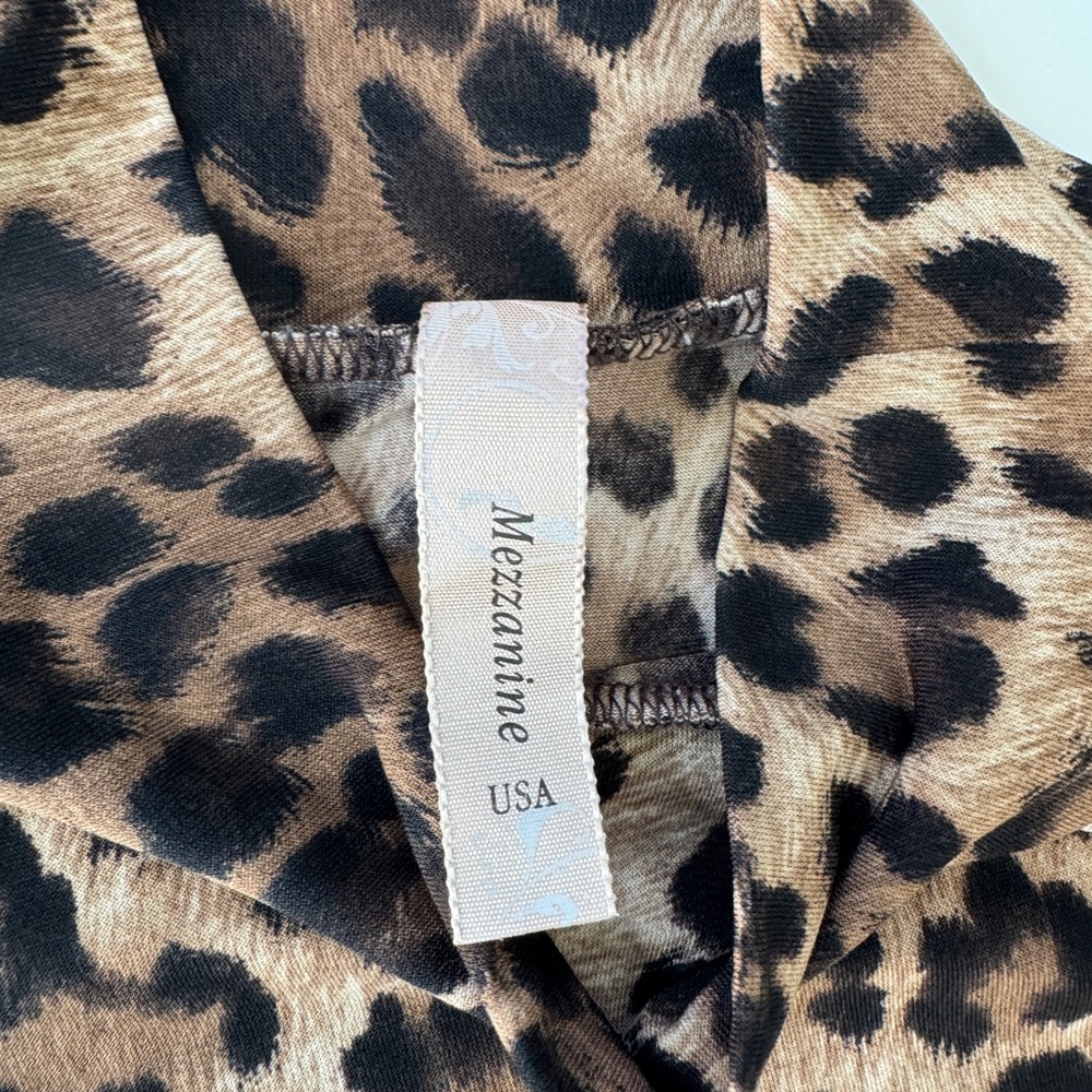 Mezzanine ~ Leopard Print Long Sleeve Top - Picture 2 of 2